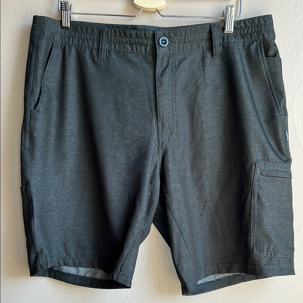 O’Neill Crossover Men's Black Cargo Shorts. Size 38.